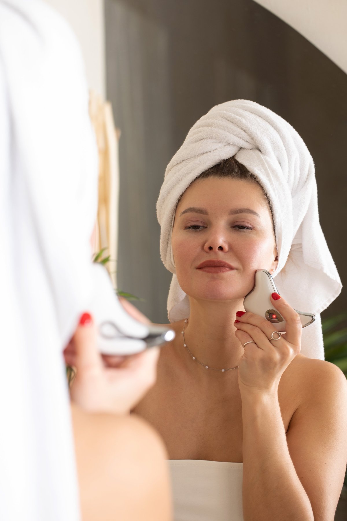 Using LumaTone at the bathroom mirror